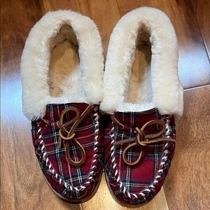 LL Bean Red Stewart Plaid Wicked Good Slippers size 9